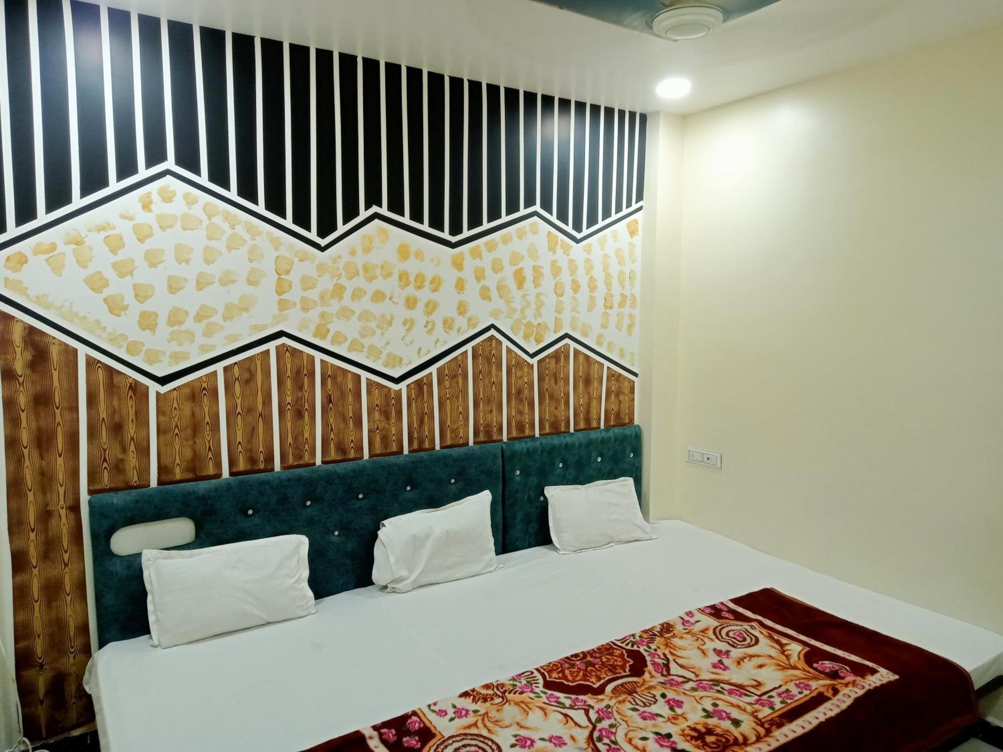 Hardik Palace Ujjain Εξωτερικό φωτογραφία