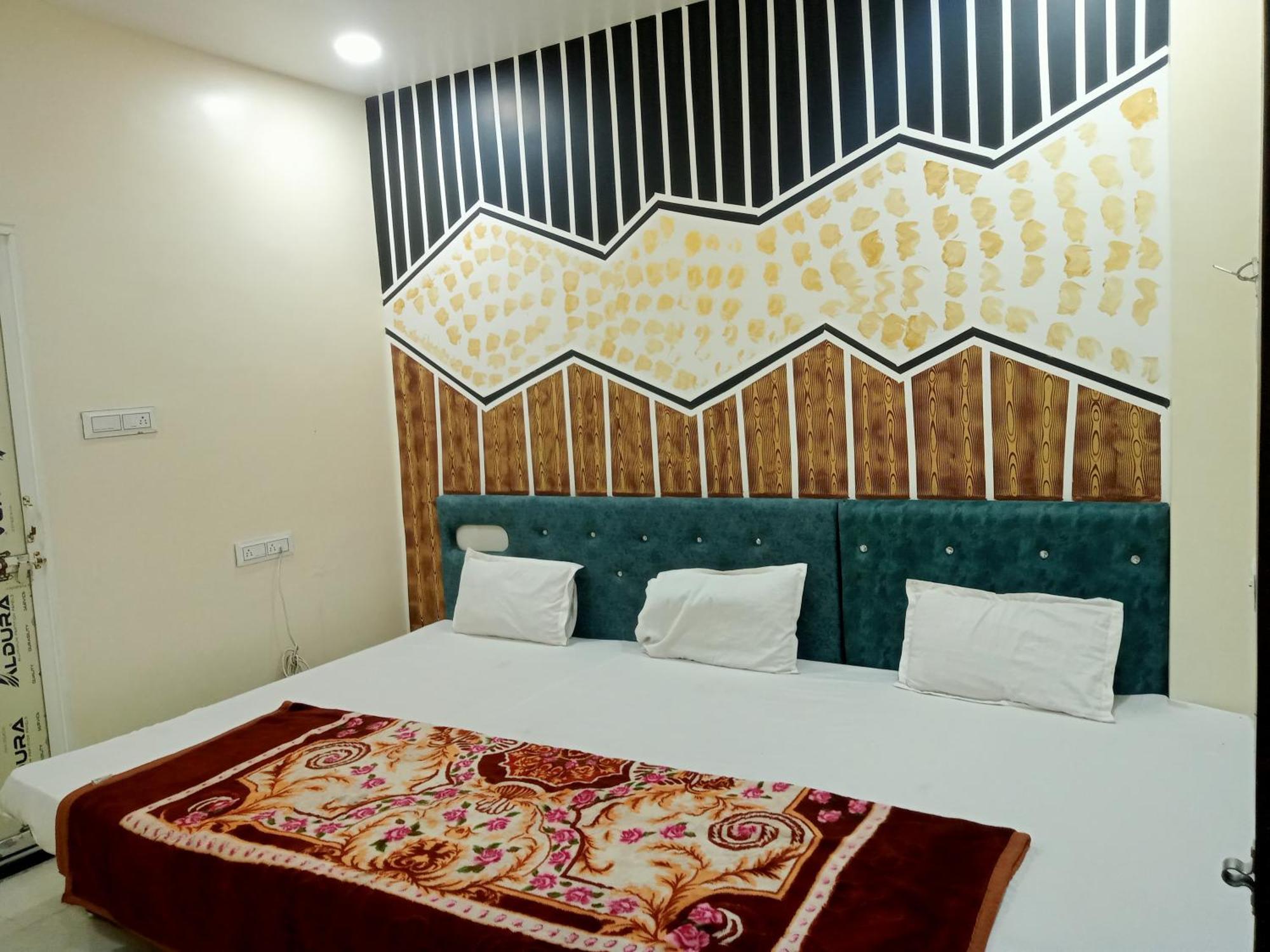 Hardik Palace Ujjain Εξωτερικό φωτογραφία