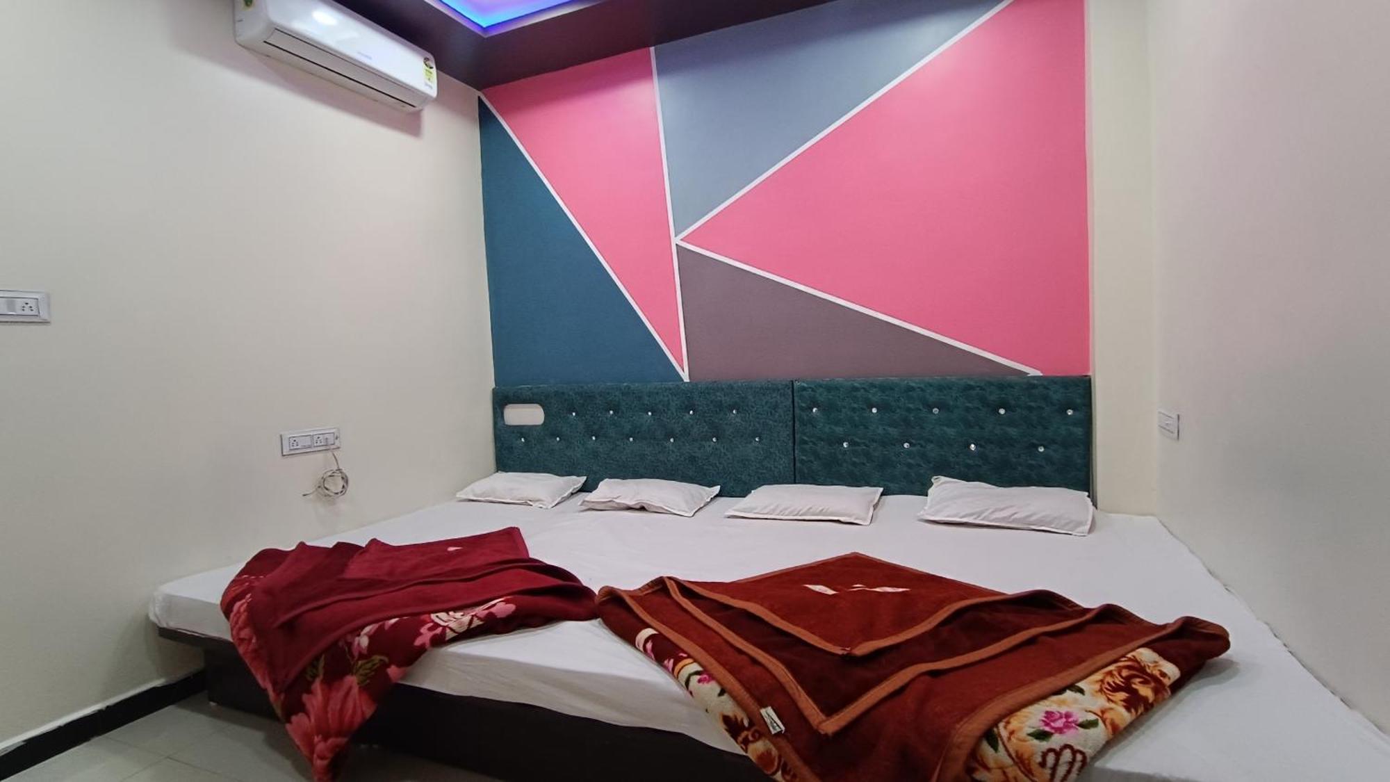 Hardik Palace Ujjain Εξωτερικό φωτογραφία