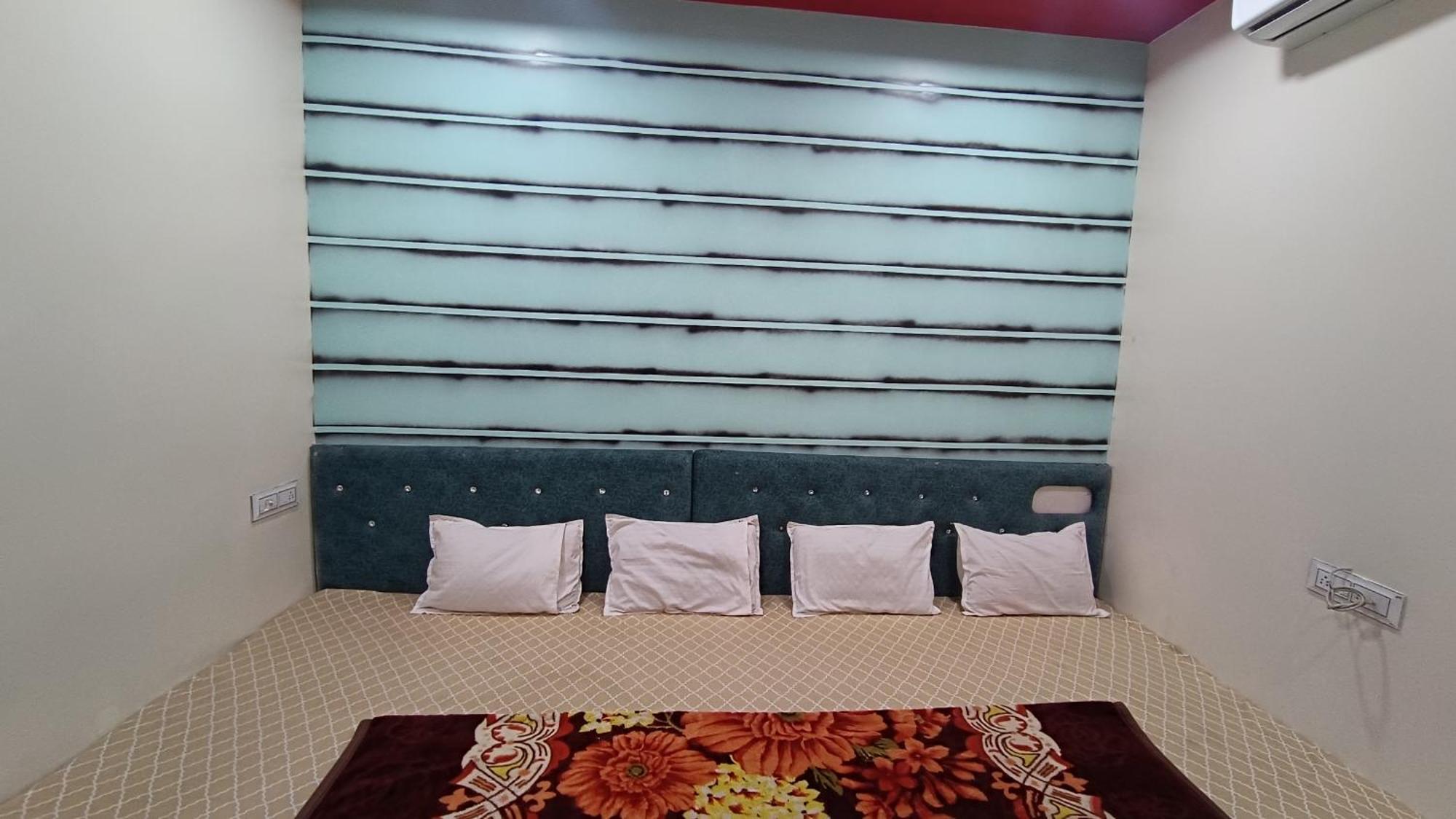 Hardik Palace Ujjain Εξωτερικό φωτογραφία