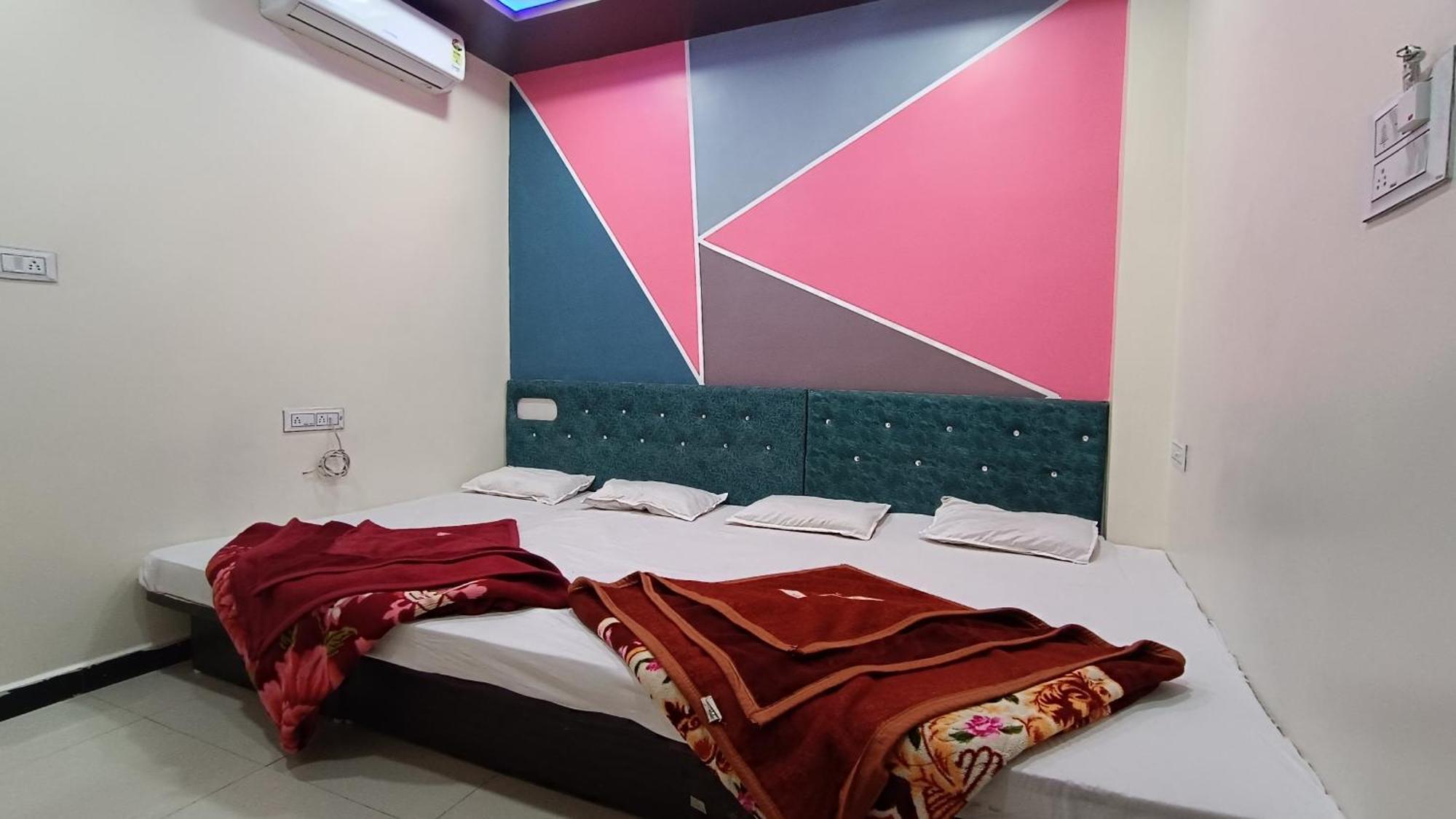 Hardik Palace Ujjain Εξωτερικό φωτογραφία