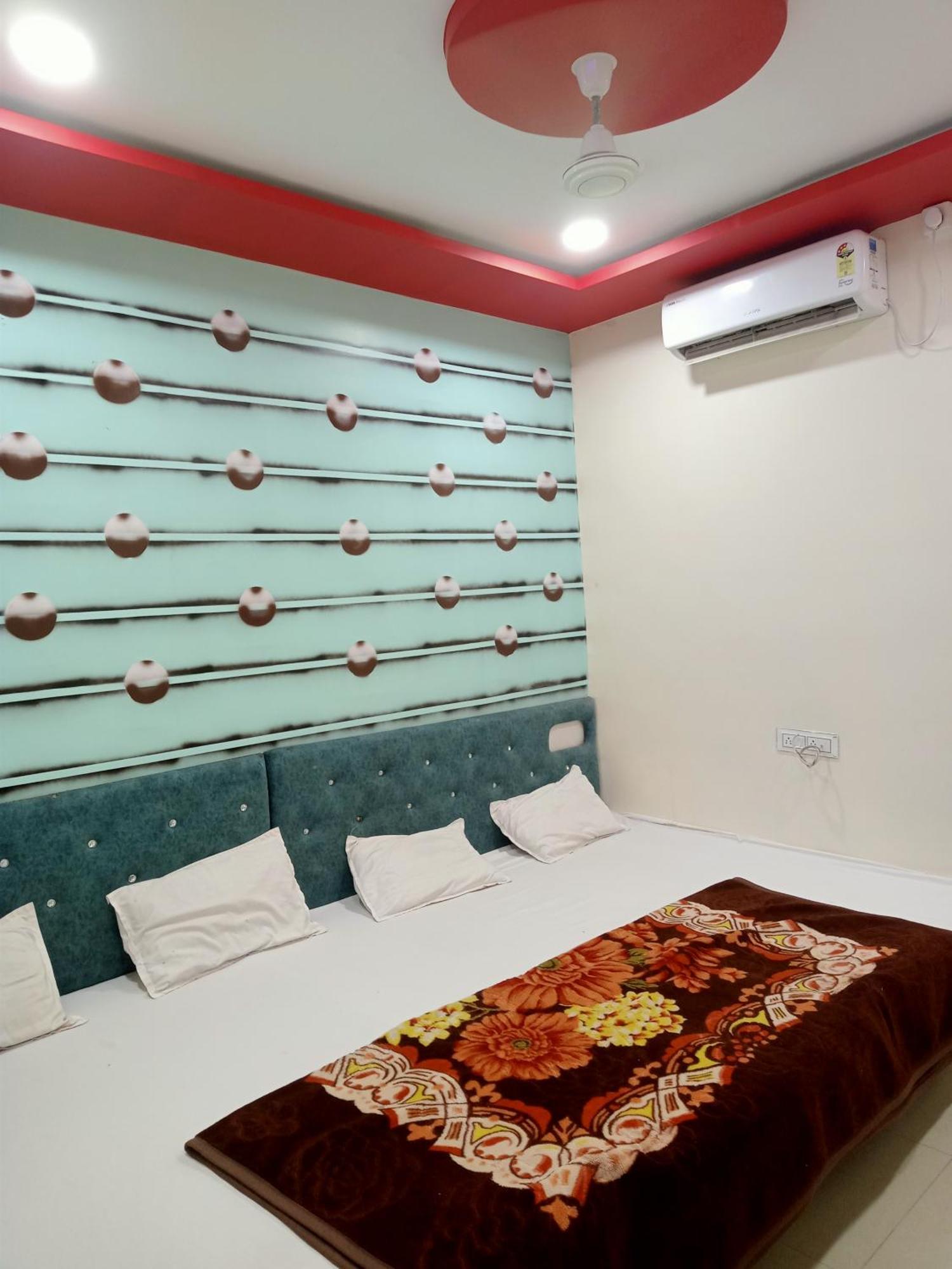 Hardik Palace Ujjain Εξωτερικό φωτογραφία